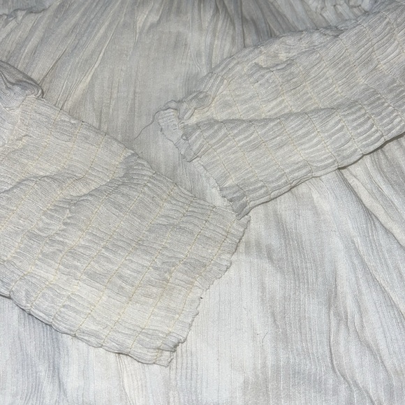 Free people - long sleeved with elastic wrists ,V-neck, elastic waist blouse. S - Picture 3 of 6